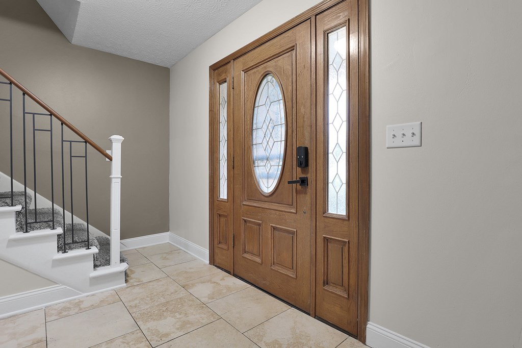 1380 Brenthaven Place, Columbus, Ohio 43228, 4 Bedrooms Bedrooms, ,3 BathroomsBathrooms,Residential,For Sale,Brenthaven Place,9067714