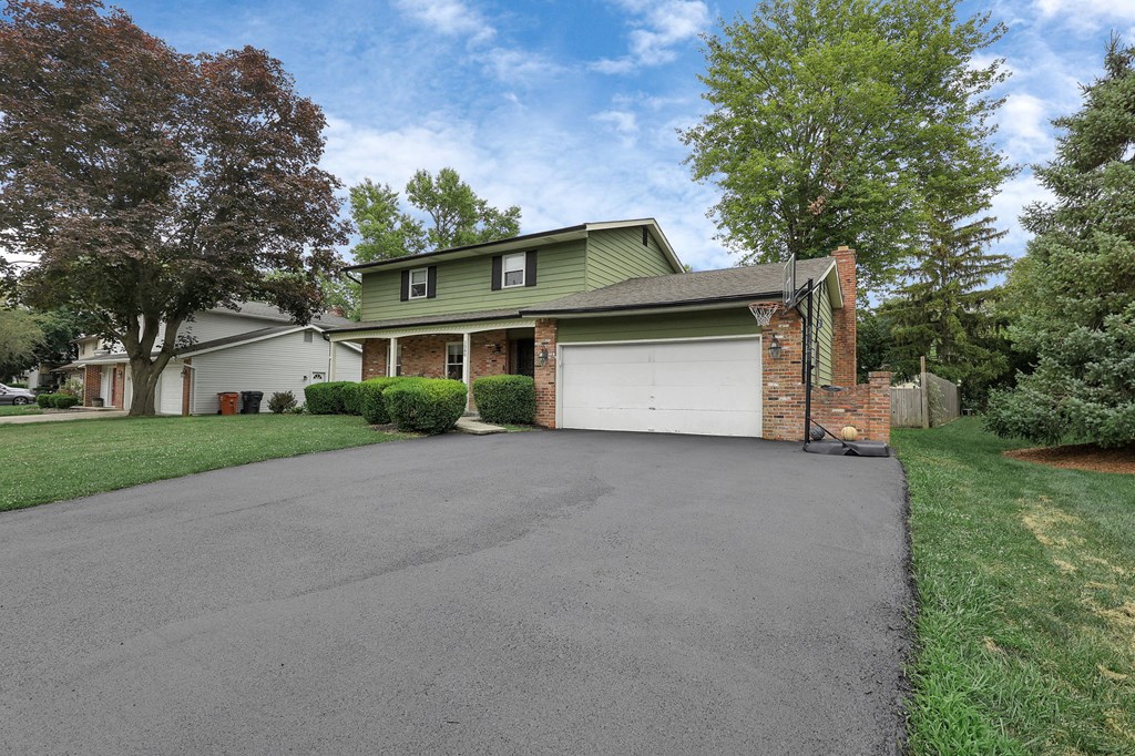 1380 Brenthaven Place, Columbus, Ohio 43228, 4 Bedrooms Bedrooms, ,3 BathroomsBathrooms,Residential,For Sale,Brenthaven Place,9067714