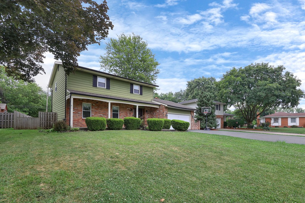 1380 Brenthaven Place, Columbus, Ohio 43228, 4 Bedrooms Bedrooms, ,3 BathroomsBathrooms,Residential,For Sale,Brenthaven Place,9067714