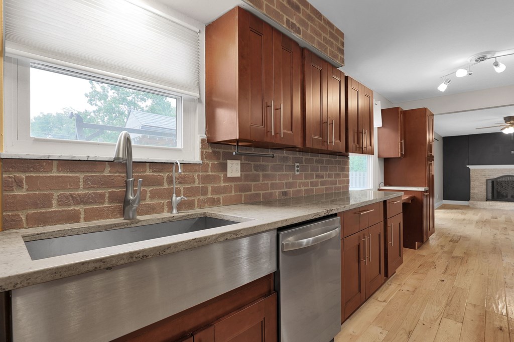 1380 Brenthaven Place, Columbus, Ohio 43228, 4 Bedrooms Bedrooms, ,3 BathroomsBathrooms,Residential,For Sale,Brenthaven Place,9067714