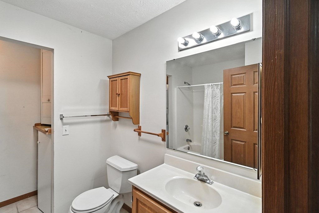 728 Villa Drive, Ontario, Ohio 44906, 3 Bedrooms Bedrooms, ,2 BathroomsBathrooms,Residential,For Sale,Villa Drive,9067736