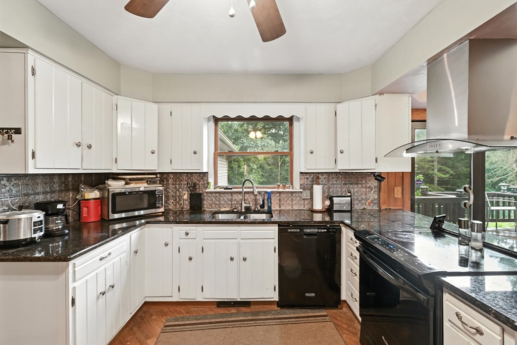 400 Garver Road, Mansfield, Ohio 44903, 5 Bedrooms Bedrooms, ,3 BathroomsBathrooms,Residential,For Sale,Garver Road,9067779
