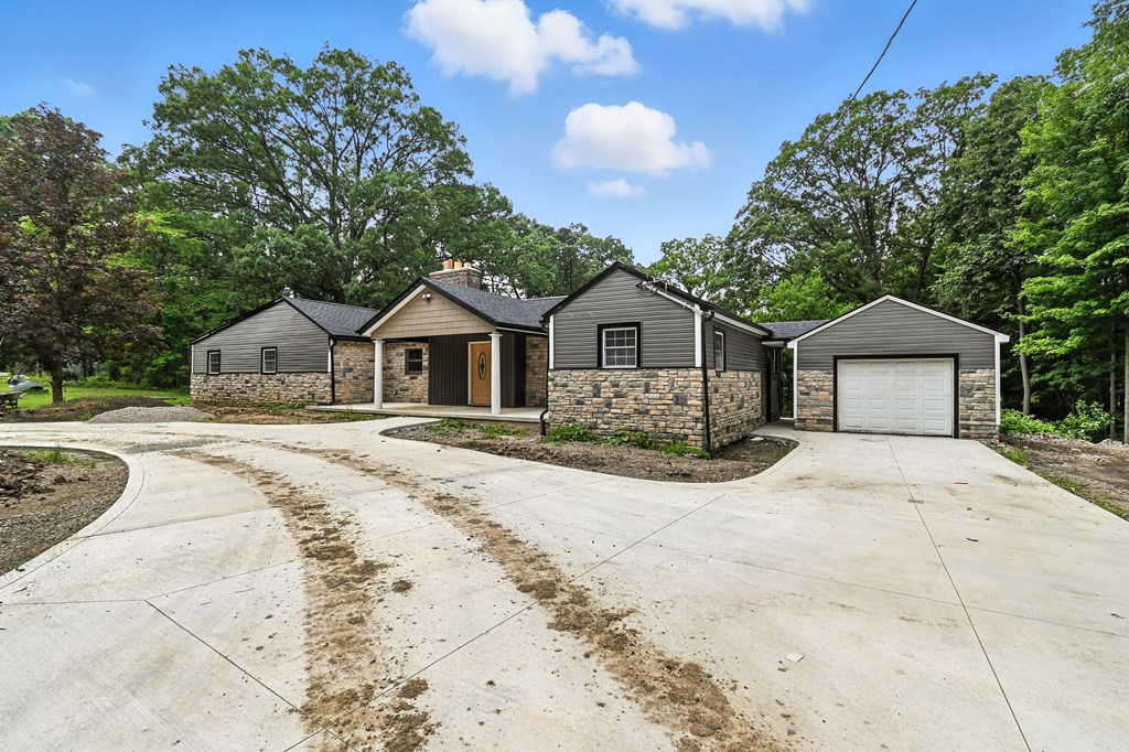 2255 Pavonia Road, Mansfield, Ohio 44903, 5 Bedrooms Bedrooms, ,3 BathroomsBathrooms,Residential,For Sale,Pavonia Road,9067780