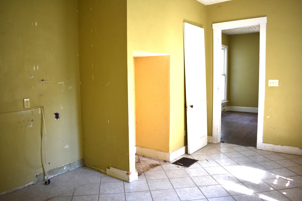 620 S Ohio Avenue, Sidney, Ohio 45365, 3 Bedrooms Bedrooms, ,2 BathroomsBathrooms,Residential,For Sale,Ohio Avenue,9067806