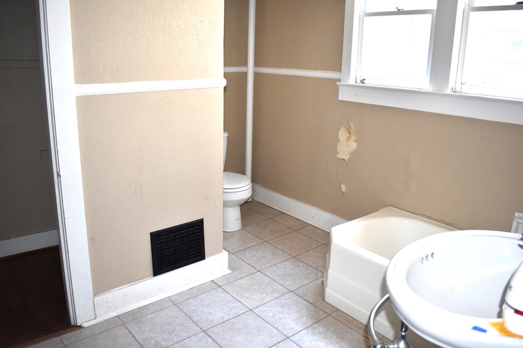 620 S Ohio Avenue, Sidney, Ohio 45365, 3 Bedrooms Bedrooms, ,2 BathroomsBathrooms,Residential,For Sale,Ohio Avenue,9067806