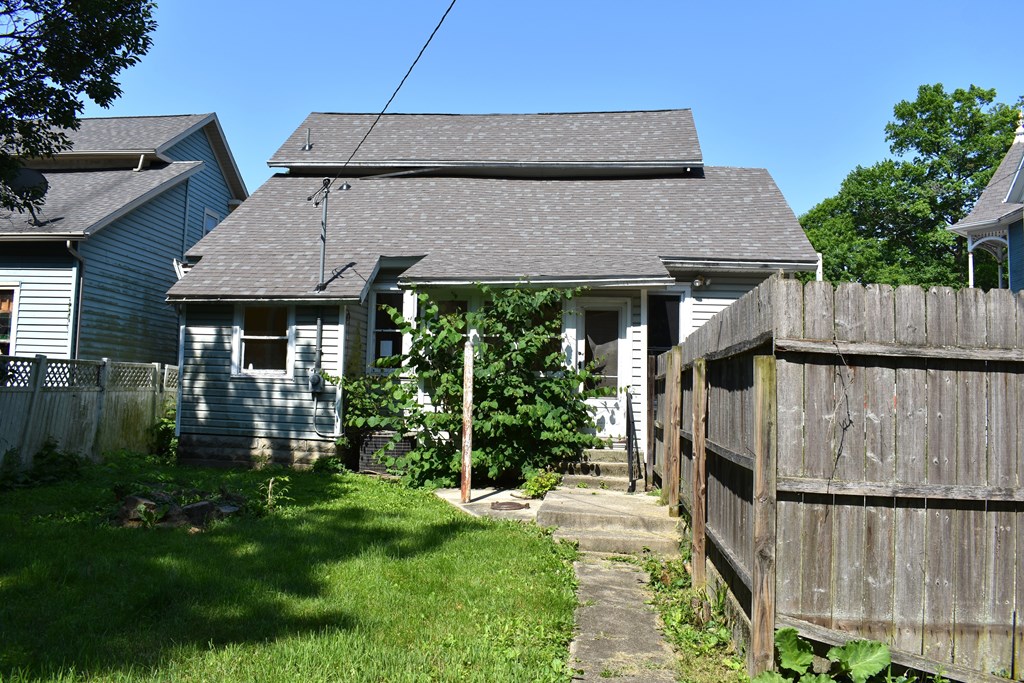 620 S Ohio Avenue, Sidney, Ohio 45365, 3 Bedrooms Bedrooms, ,2 BathroomsBathrooms,Residential,For Sale,Ohio Avenue,9067806