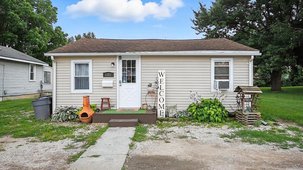 121 Emerson Street, Bucyrus, Ohio 44820, 2 Bedrooms Bedrooms, ,1 BathroomBathrooms,Residential,For Sale,Emerson Street,9067812