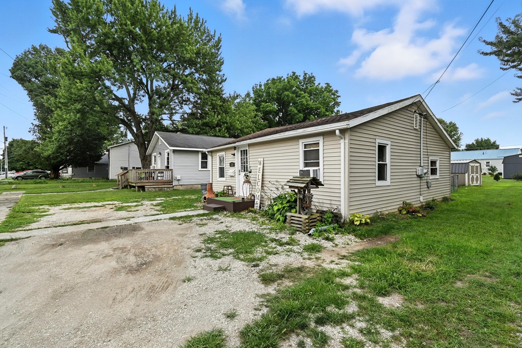 121 Emerson Street, Bucyrus, Ohio 44820, 2 Bedrooms Bedrooms, ,1 BathroomBathrooms,Residential,For Sale,Emerson Street,9067812