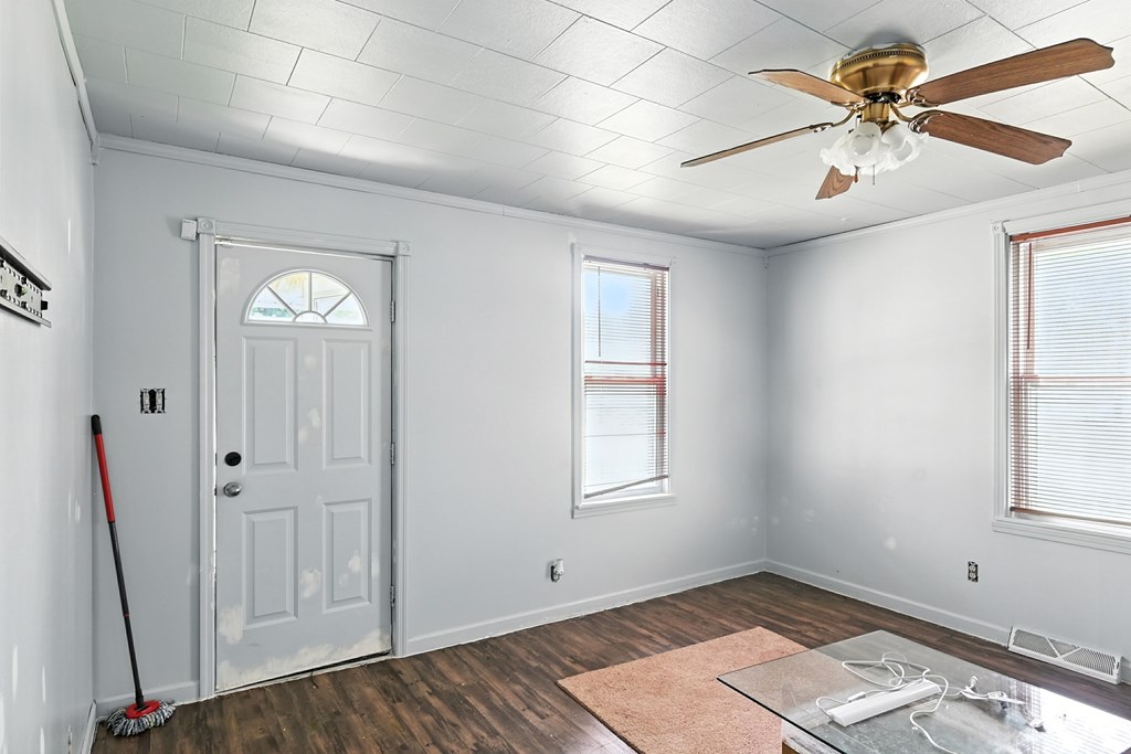 437 Myers Street, Bucyrus, Ohio 44820, 3 Bedrooms Bedrooms, ,1 BathroomBathrooms,Residential,For Sale,Myers Street,9067823