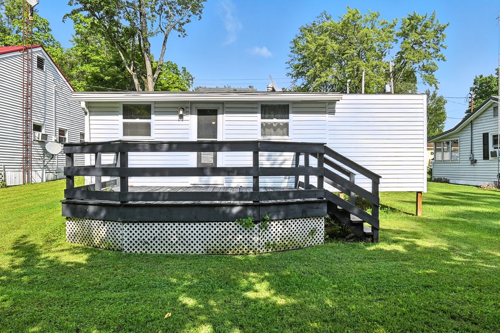 15 Park Circle Dr., Crestline, Ohio 44827, 2 Bedrooms Bedrooms, ,1 BathroomBathrooms,Residential,For Sale,Park Circle Dr.,9067842