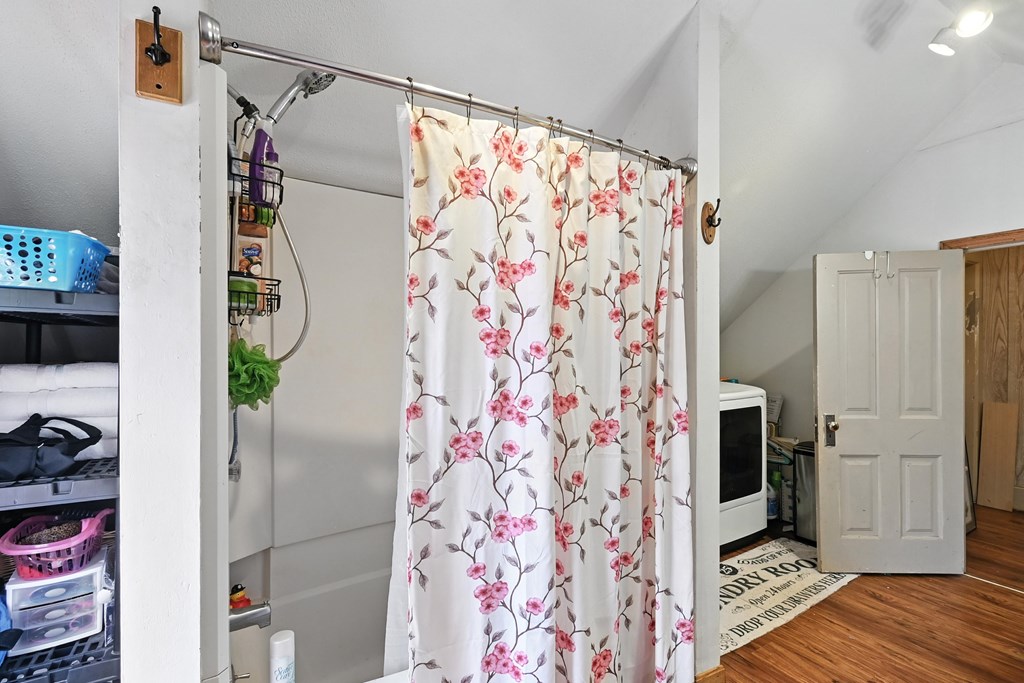 407 N Pearl Street, Crestline, Ohio 44827, 2 Bedrooms Bedrooms, ,2 BathroomsBathrooms,Residential,For Sale,Pearl Street,9067861