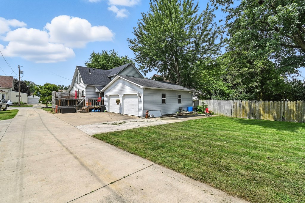 407 N Pearl Street, Crestline, Ohio 44827, 2 Bedrooms Bedrooms, ,2 BathroomsBathrooms,Residential,For Sale,Pearl Street,9067861