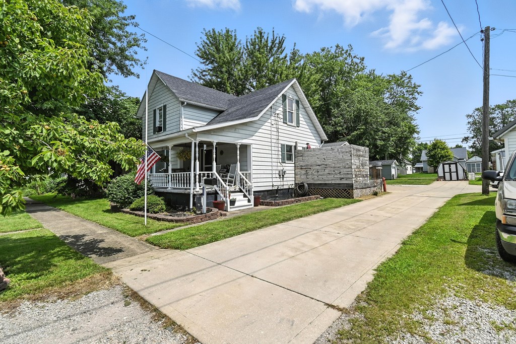 407 N Pearl Street, Crestline, Ohio 44827, 2 Bedrooms Bedrooms, ,2 BathroomsBathrooms,Residential,For Sale,Pearl Street,9067861