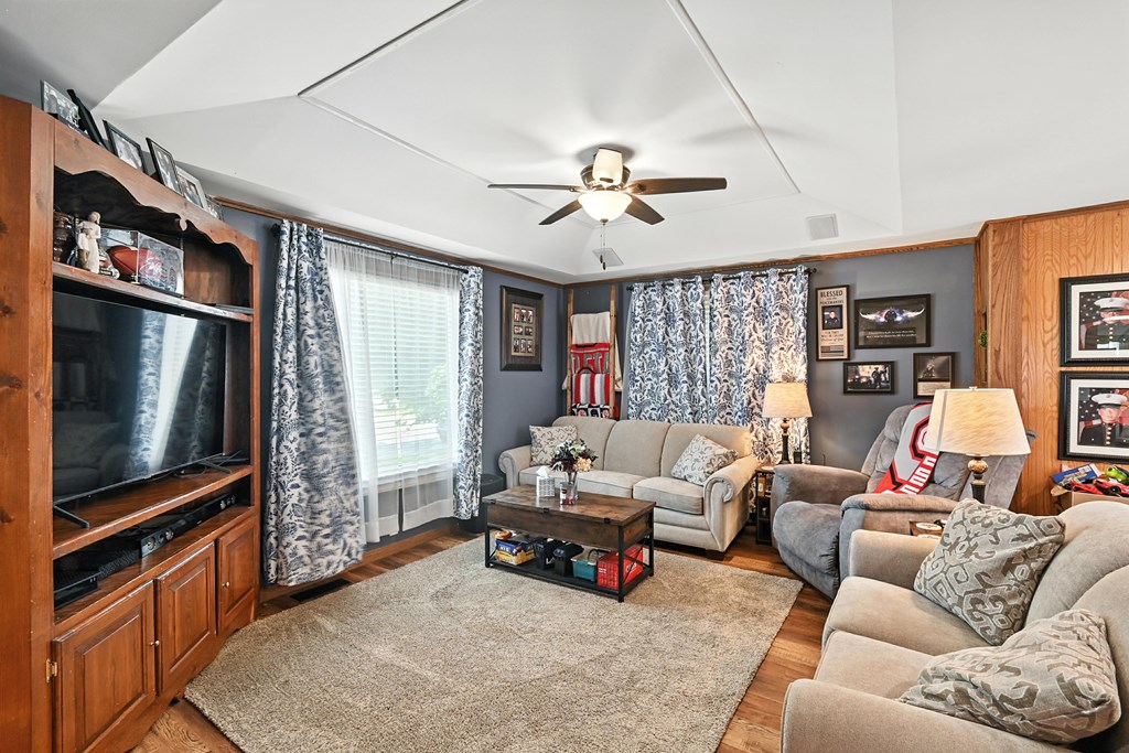 407 N Pearl Street, Crestline, Ohio 44827, 2 Bedrooms Bedrooms, ,2 BathroomsBathrooms,Residential,For Sale,Pearl Street,9067861