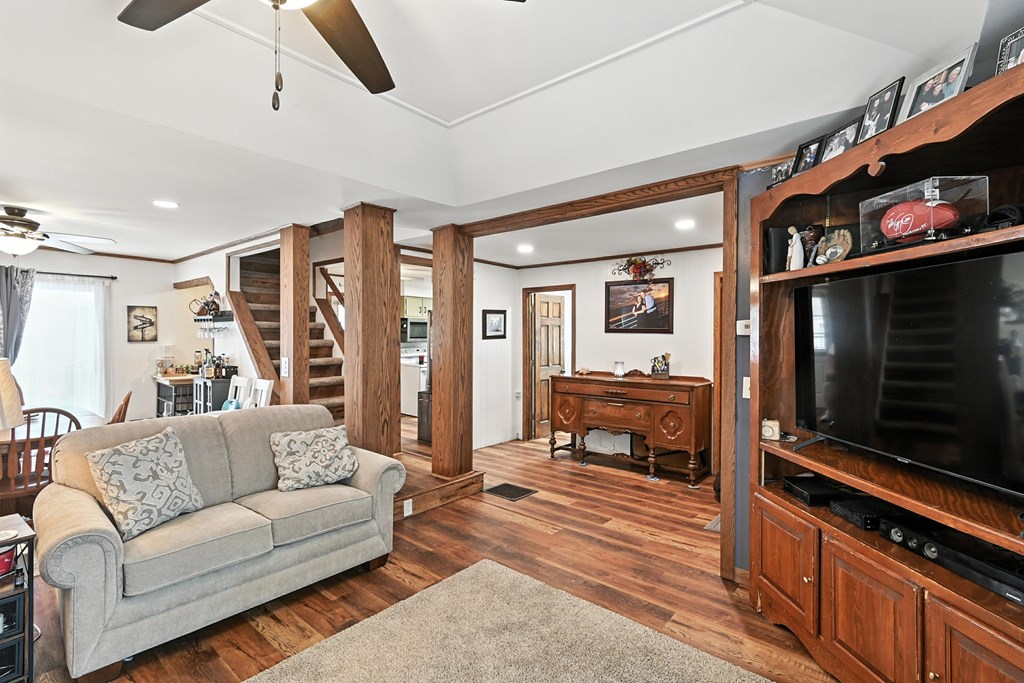 407 N Pearl Street, Crestline, Ohio 44827, 2 Bedrooms Bedrooms, ,2 BathroomsBathrooms,Residential,For Sale,Pearl Street,9067861