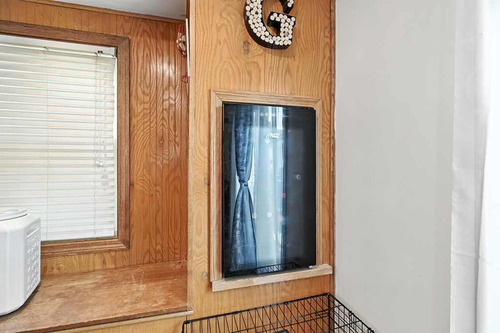 407 N Pearl Street, Crestline, Ohio 44827, 2 Bedrooms Bedrooms, ,2 BathroomsBathrooms,Residential,For Sale,Pearl Street,9067861