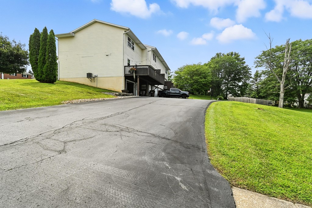818 Red Oak Trail, Mansfield, Ohio 44904, 2 Bedrooms Bedrooms, ,1 BathroomBathrooms,Residential,For Sale,Red Oak Trail,9067870