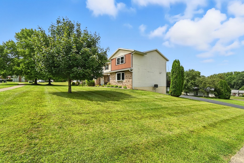 818 Red Oak Trail, Mansfield, Ohio 44904, 2 Bedrooms Bedrooms, ,1 BathroomBathrooms,Residential,For Sale,Red Oak Trail,9067870
