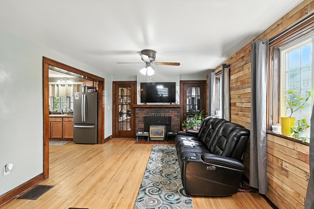 195 Westwood Avenue, Mansfield, Ohio 44906, 3 Bedrooms Bedrooms, ,2 BathroomsBathrooms,Residential,For Sale,Westwood Avenue,9067871