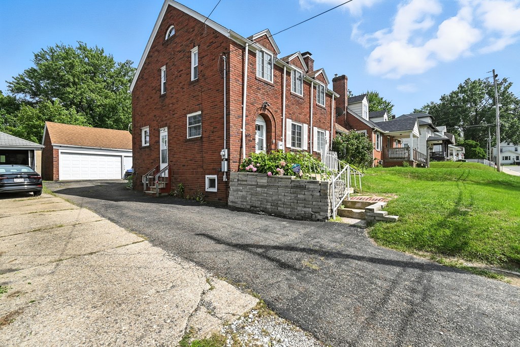 195 Westwood Avenue, Mansfield, Ohio 44906, 3 Bedrooms Bedrooms, ,2 BathroomsBathrooms,Residential,For Sale,Westwood Avenue,9067871