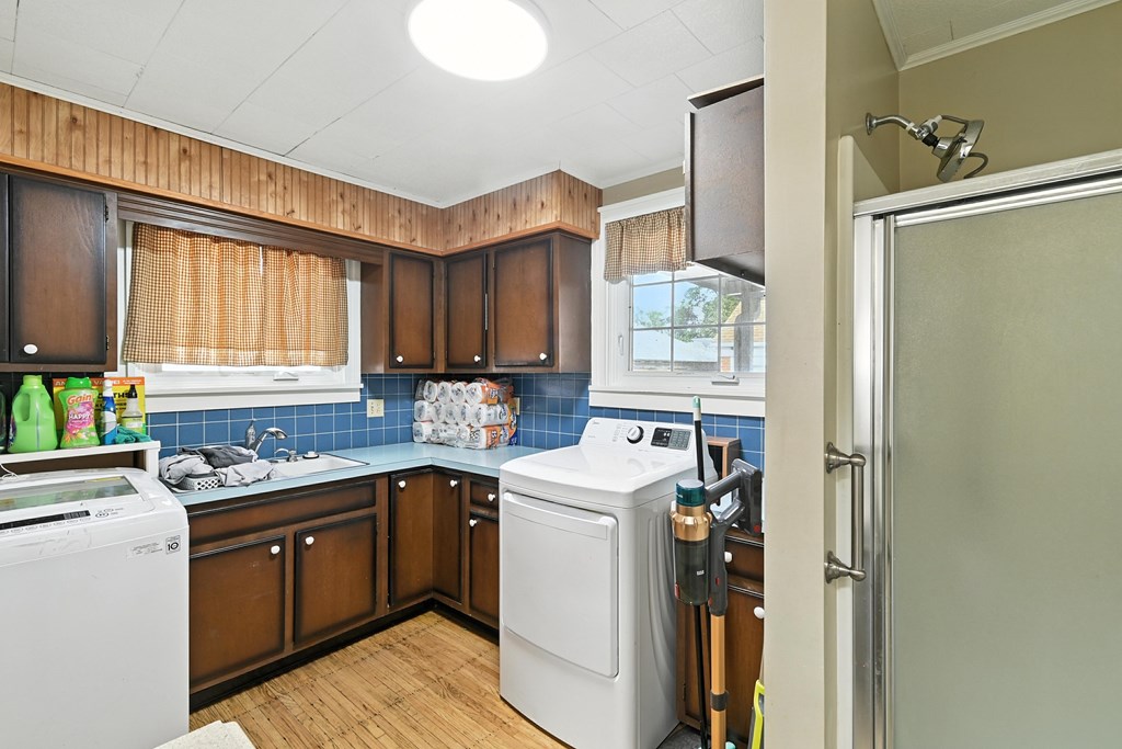 195 Westwood Avenue, Mansfield, Ohio 44906, 3 Bedrooms Bedrooms, ,2 BathroomsBathrooms,Residential,For Sale,Westwood Avenue,9067871