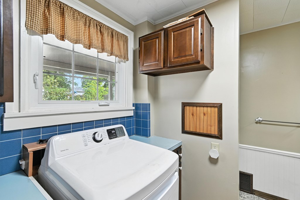 195 Westwood Avenue, Mansfield, Ohio 44906, 3 Bedrooms Bedrooms, ,2 BathroomsBathrooms,Residential,For Sale,Westwood Avenue,9067871