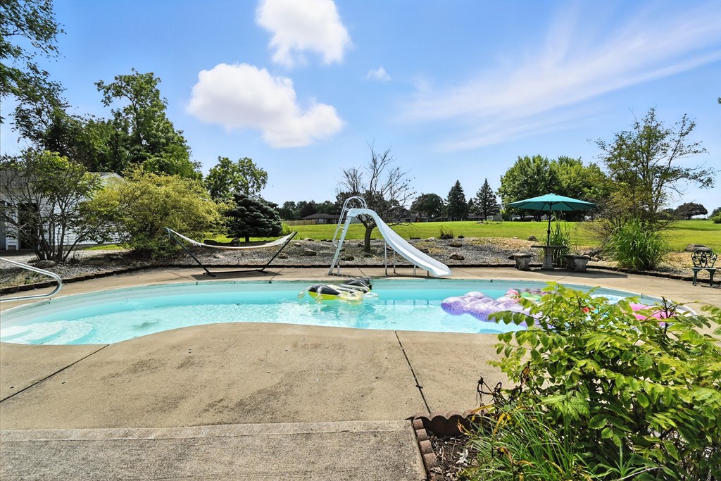 1585 Beal Road, Mansfield, Ohio 44903, 4 Bedrooms Bedrooms, ,2 BathroomsBathrooms,Residential,For Sale,Beal Road,9067883