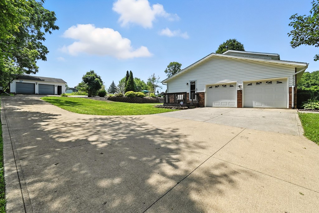 1585 Beal Road, Mansfield, Ohio 44903, 4 Bedrooms Bedrooms, ,2 BathroomsBathrooms,Residential,For Sale,Beal Road,9067883