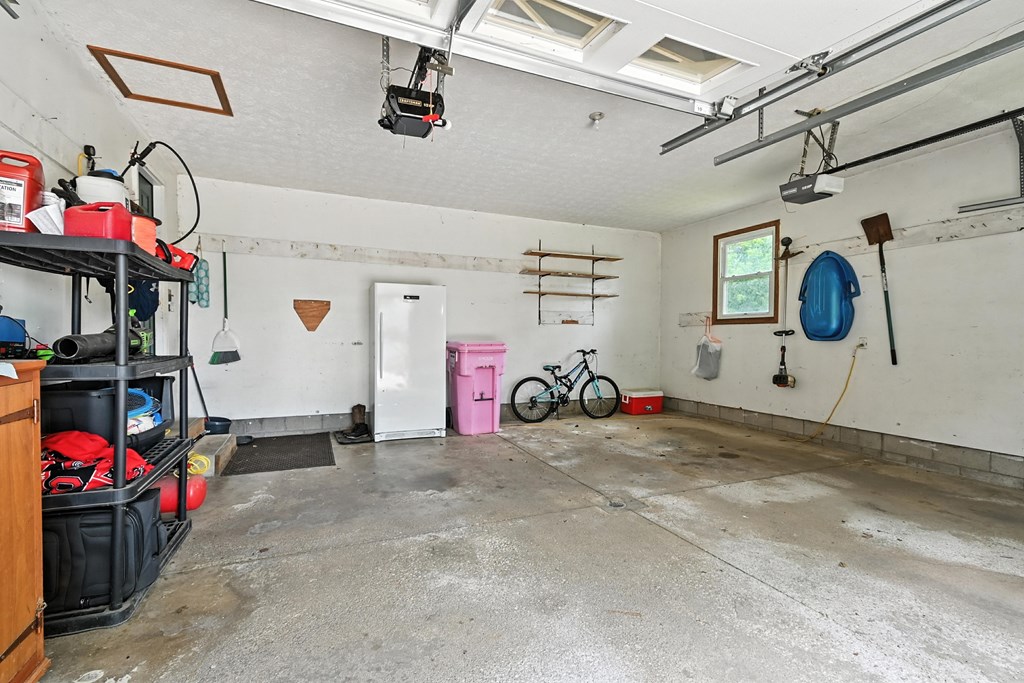 1585 Beal Road, Mansfield, Ohio 44903, 4 Bedrooms Bedrooms, ,2 BathroomsBathrooms,Residential,For Sale,Beal Road,9067883