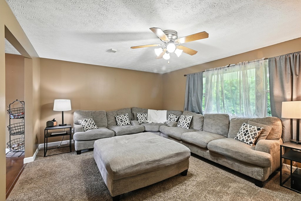 1585 Beal Road, Mansfield, Ohio 44903, 4 Bedrooms Bedrooms, ,2 BathroomsBathrooms,Residential,For Sale,Beal Road,9067883
