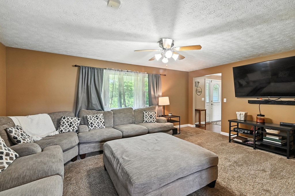 1585 Beal Road, Mansfield, Ohio 44903, 4 Bedrooms Bedrooms, ,2 BathroomsBathrooms,Residential,For Sale,Beal Road,9067883