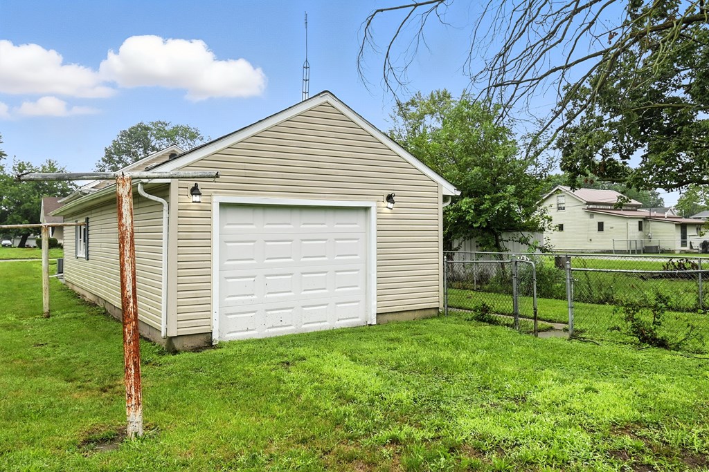 529 S Tyler Street, Van Wert, Ohio 45891, 3 Bedrooms Bedrooms, ,1 BathroomBathrooms,Residential,For Sale,Tyler Street,9067898