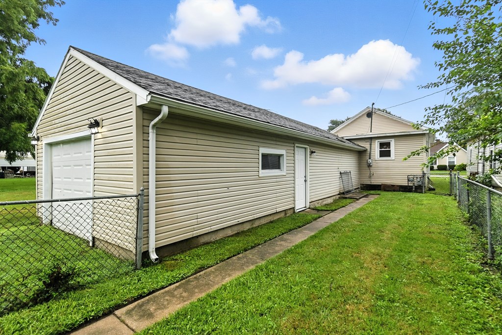 529 S Tyler Street, Van Wert, Ohio 45891, 3 Bedrooms Bedrooms, ,1 BathroomBathrooms,Residential,For Sale,Tyler Street,9067898