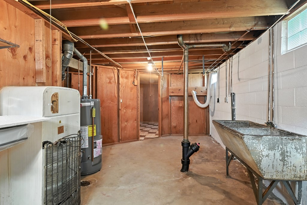 381 Brenda Drive, Mansfield, Ohio 44907, 3 Bedrooms Bedrooms, ,1 BathroomBathrooms,Residential,For Sale,Brenda Drive,9067899
