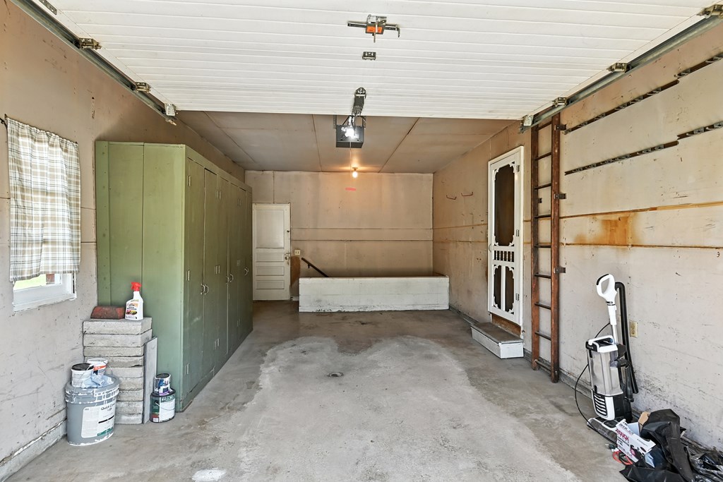 381 Brenda Drive, Mansfield, Ohio 44907, 3 Bedrooms Bedrooms, ,1 BathroomBathrooms,Residential,For Sale,Brenda Drive,9067899