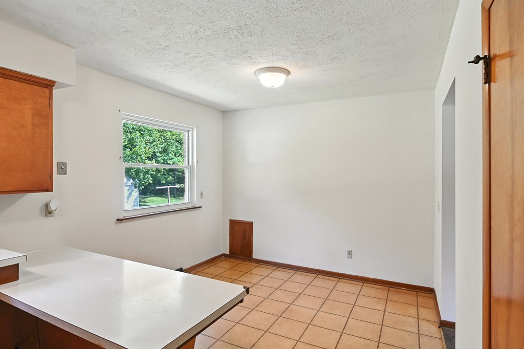 381 Brenda Drive, Mansfield, Ohio 44907, 3 Bedrooms Bedrooms, ,1 BathroomBathrooms,Residential,For Sale,Brenda Drive,9067899