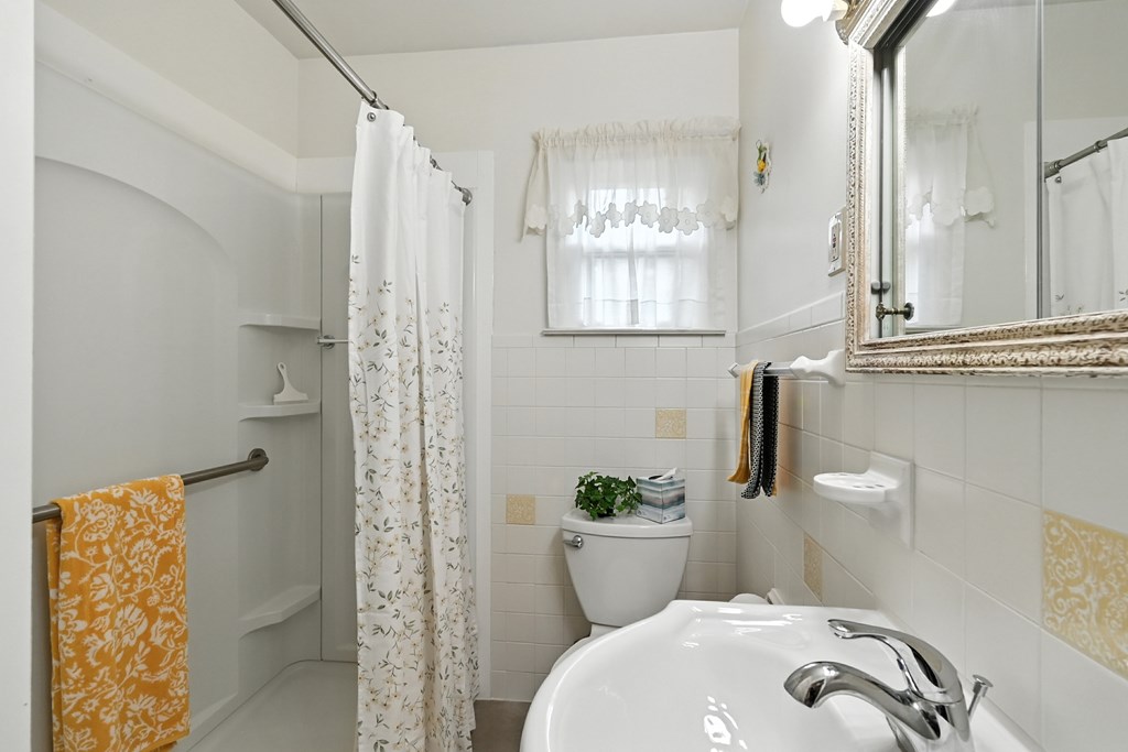 1253 Knapp Road, Mansfield, Ohio 44907, 3 Bedrooms Bedrooms, ,2 BathroomsBathrooms,Residential,For Sale,Knapp Road,9067908