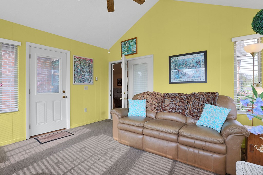5 Woodberry Drive, Mount Vernon, Ohio 43050, 2 Bedrooms Bedrooms, ,2 BathroomsBathrooms,Residential,For Sale,Woodberry Drive,9067909