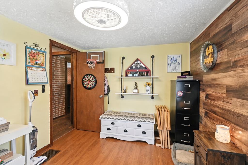 28 N Stewart Road, Mansfield, Ohio 44905, 3 Bedrooms Bedrooms, ,1 BathroomBathrooms,Residential,For Sale,Stewart Road,9067932