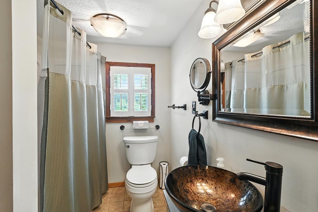 28 N Stewart Road, Mansfield, Ohio 44905, 3 Bedrooms Bedrooms, ,1 BathroomBathrooms,Residential,For Sale,Stewart Road,9067932