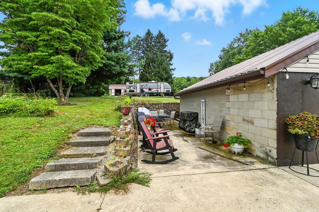 28 N Stewart Road, Mansfield, Ohio 44905, 3 Bedrooms Bedrooms, ,1 BathroomBathrooms,Residential,For Sale,Stewart Road,9067932
