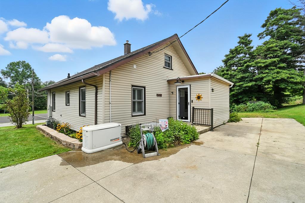 28 N Stewart Road, Mansfield, Ohio 44905, 3 Bedrooms Bedrooms, ,1 BathroomBathrooms,Residential,For Sale,Stewart Road,9067932