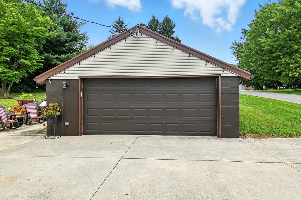 28 N Stewart Road, Mansfield, Ohio 44905, 3 Bedrooms Bedrooms, ,1 BathroomBathrooms,Residential,For Sale,Stewart Road,9067932