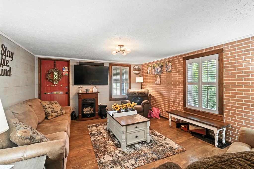 28 N Stewart Road, Mansfield, Ohio 44905, 3 Bedrooms Bedrooms, ,1 BathroomBathrooms,Residential,For Sale,Stewart Road,9067932