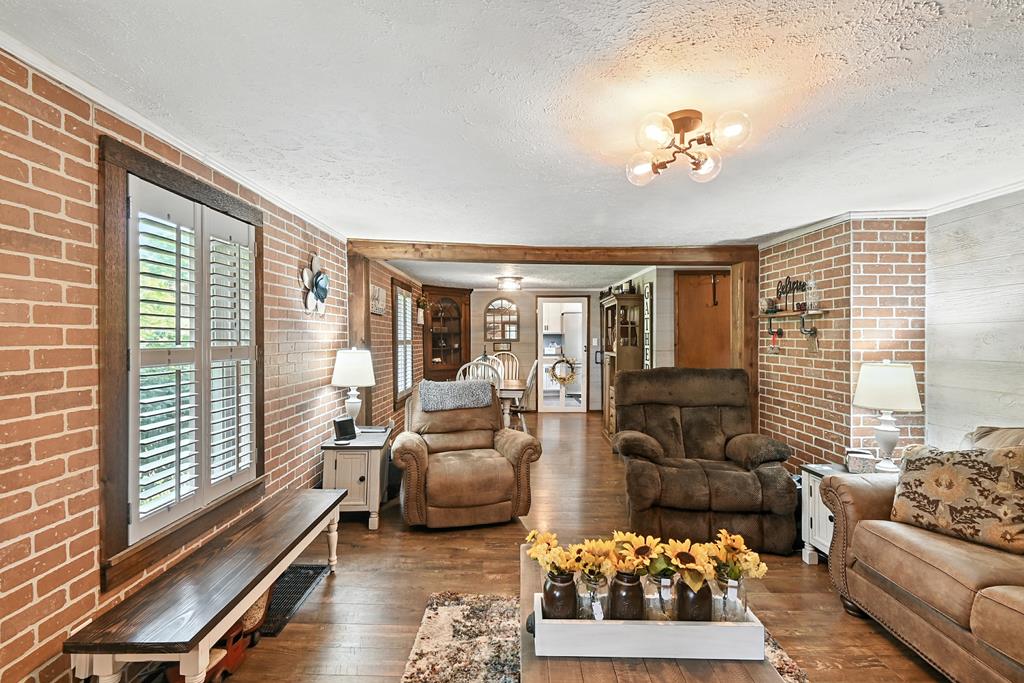28 N Stewart Road, Mansfield, Ohio 44905, 3 Bedrooms Bedrooms, ,1 BathroomBathrooms,Residential,For Sale,Stewart Road,9067932
