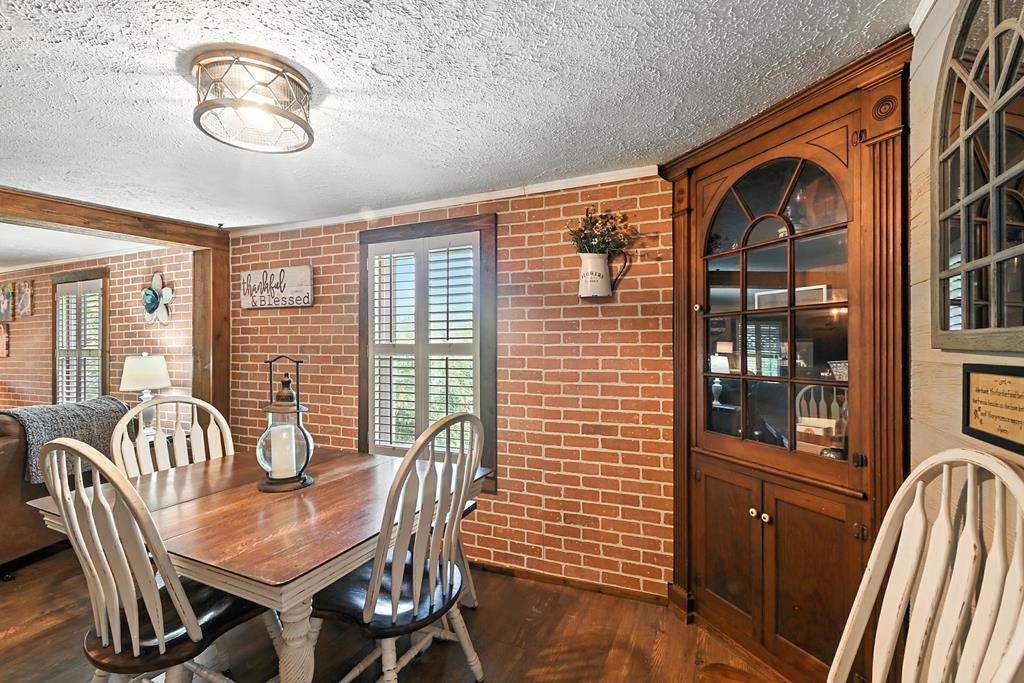 28 N Stewart Road, Mansfield, Ohio 44905, 3 Bedrooms Bedrooms, ,1 BathroomBathrooms,Residential,For Sale,Stewart Road,9067932