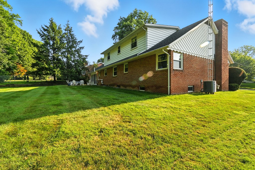 1436 Beechdale Drive, Mansfield, Ohio 44907, 4 Bedrooms Bedrooms, ,2 BathroomsBathrooms,Residential,For Sale,Beechdale Drive,9067933
