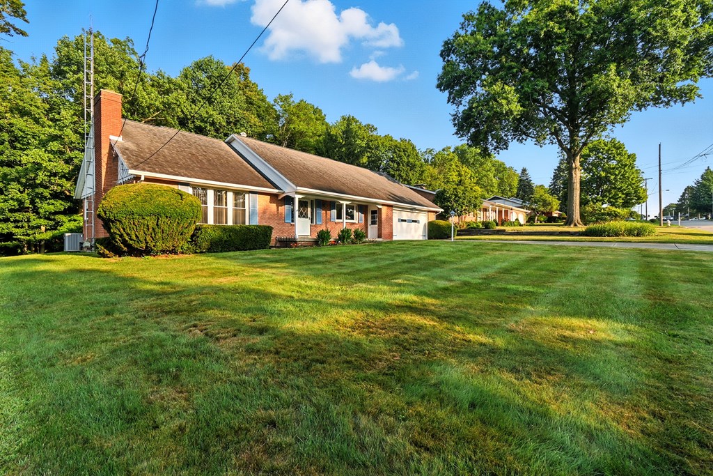 1436 Beechdale Drive, Mansfield, Ohio 44907, 4 Bedrooms Bedrooms, ,2 BathroomsBathrooms,Residential,For Sale,Beechdale Drive,9067933