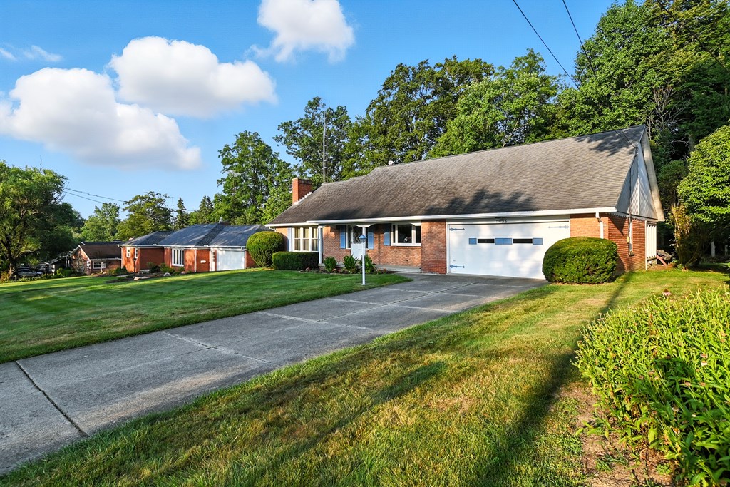 1436 Beechdale Drive, Mansfield, Ohio 44907, 4 Bedrooms Bedrooms, ,2 BathroomsBathrooms,Residential,For Sale,Beechdale Drive,9067933