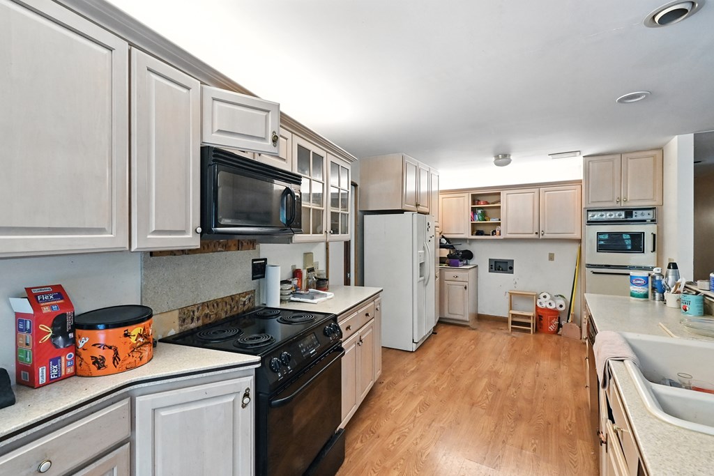 1691 Willowick, Mansfield, Ohio 44907, 8 Bedrooms Bedrooms, ,4 BathroomsBathrooms,Residential,For Sale,Willowick,9067934